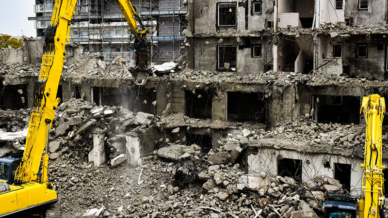 解体工事の開始